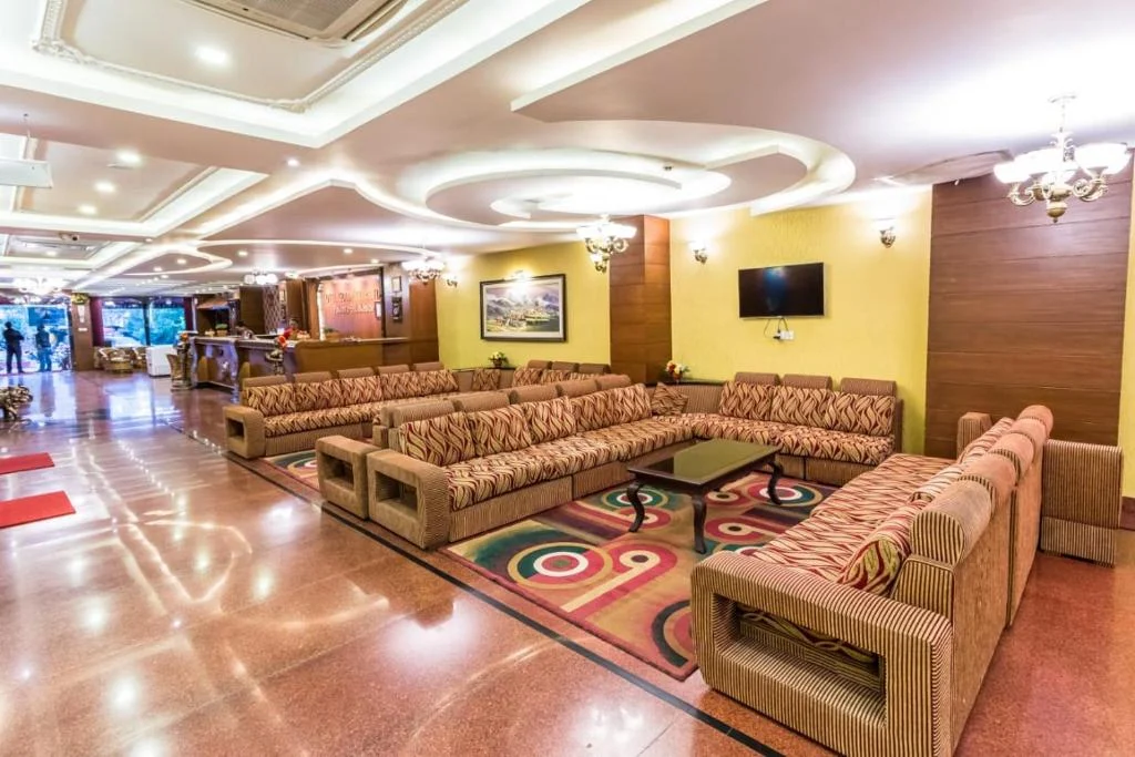 Spacious Sitting Area 